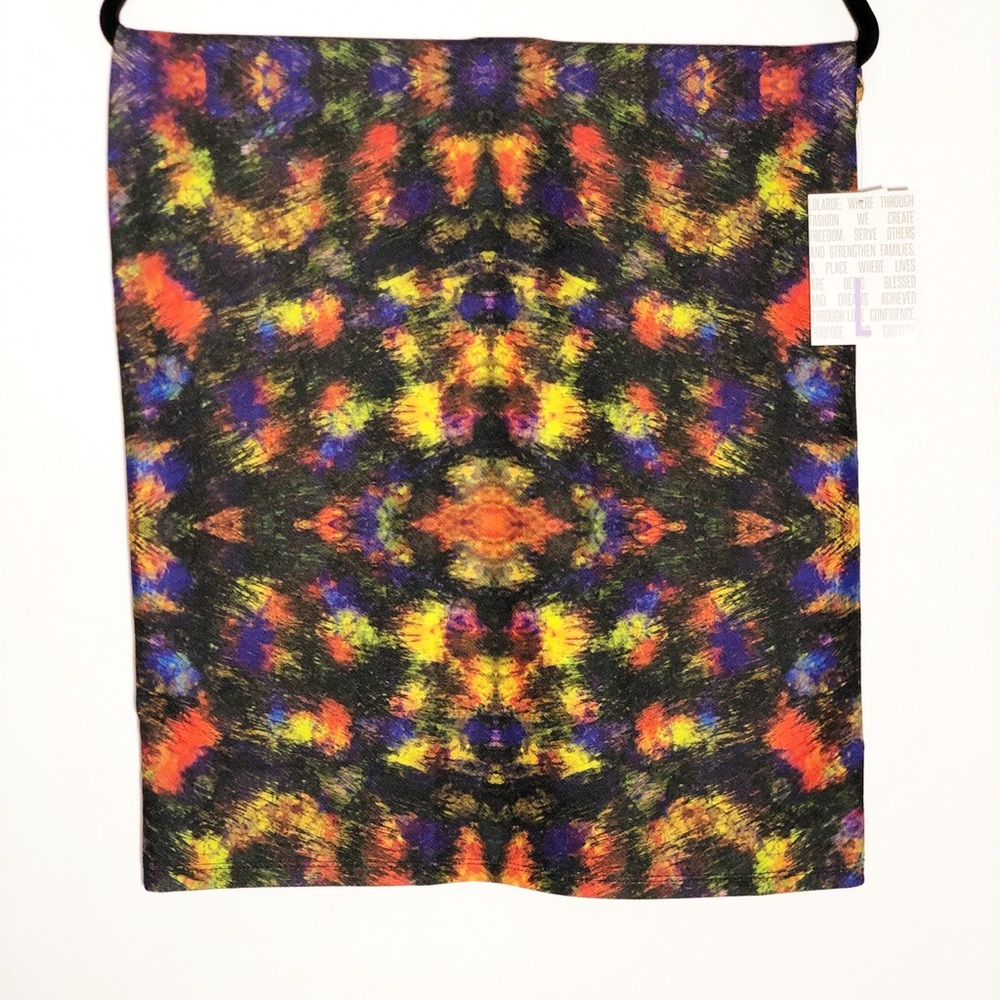 LuLaRoe Cassie Skirt NWT Large
2nd Pic Size Chart